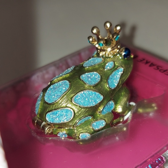 Betsey Johnson PRINCESS FROG KEEPSAKE TRINKET - Picture 7 of 11
